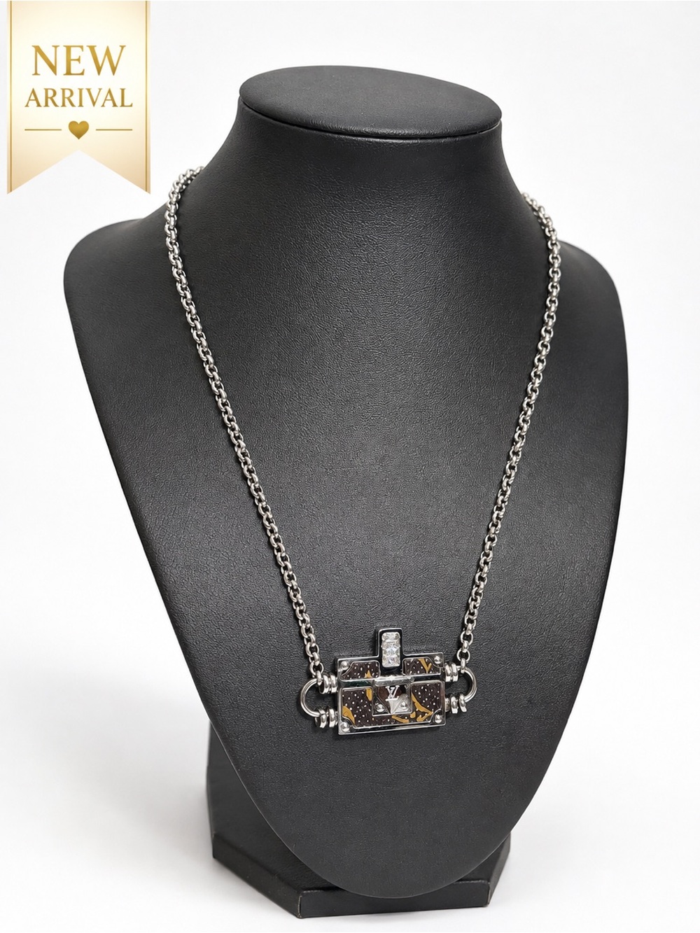 ✨ Silver-Tone Trunk Pendant Necklace ✨
